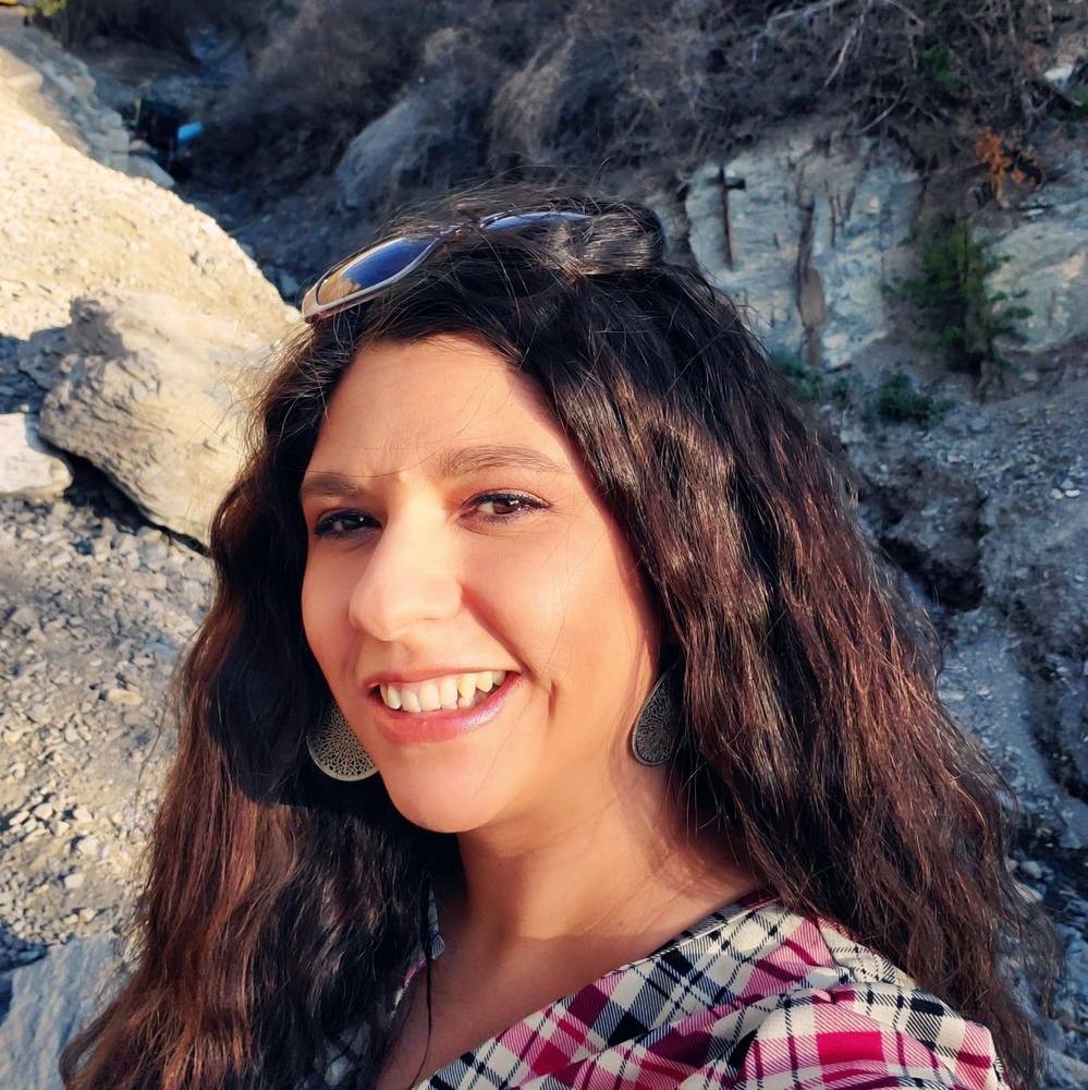 Meet your Posher, Adrianne